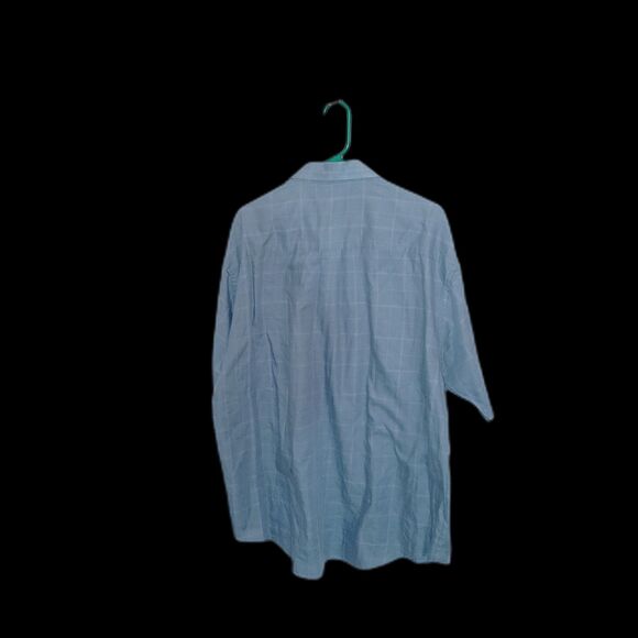 Van Heusen Men's shortSleeve button down Blue light plaid size 17 to 17.5 Spring - Picture 2 of 5